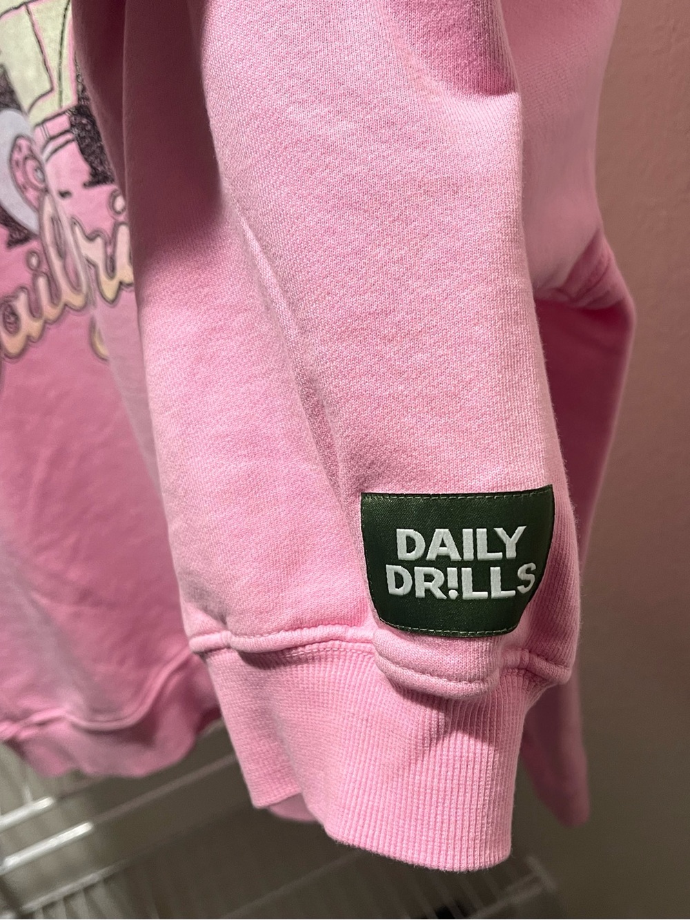 Daily Drills Oversized Pink Vintage Jeep Graphic Sweatshirt Size XS/S - Picture 6 of 10